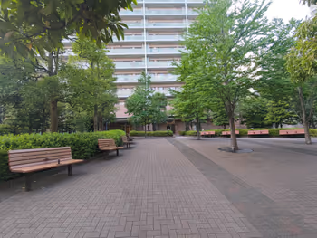 不動前車站Famille東館周邊的休息場所其一