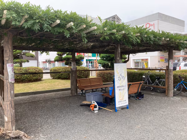 南出口 ロータリーの西側の写真1