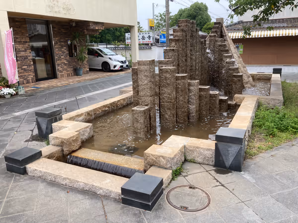 Photo of Banshu-Ako Station | Fountain monument in front of the jewelry store | Rest Spot 2