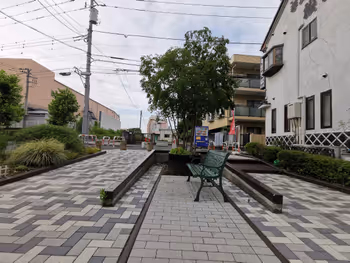 府中駅下河原線広場前公園の休憩場所その4