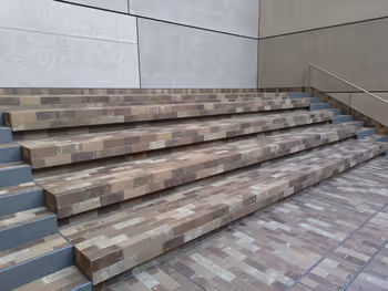 內幸町車站Fort Tower B1樓 地下連通道的休息處 其二