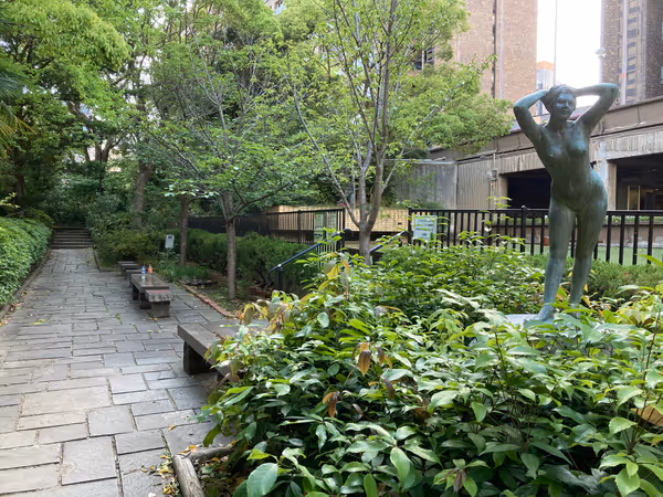 Photo of Hyogo Prefectural Government Building Station | Hyogo Prefectural Government Building Front Prefectural Oasis | Rest Spot 3