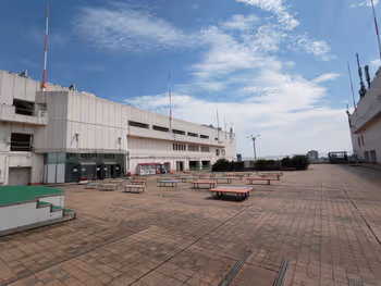 Rest area on the rooftop of Odakyu Department Store in Machida Station, Part 1