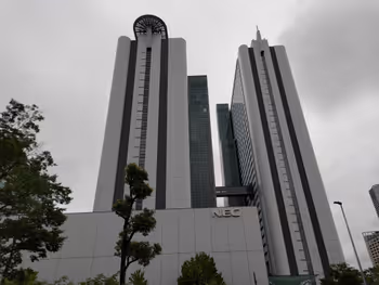 向河原駅駅前広場公園の休憩場所その3