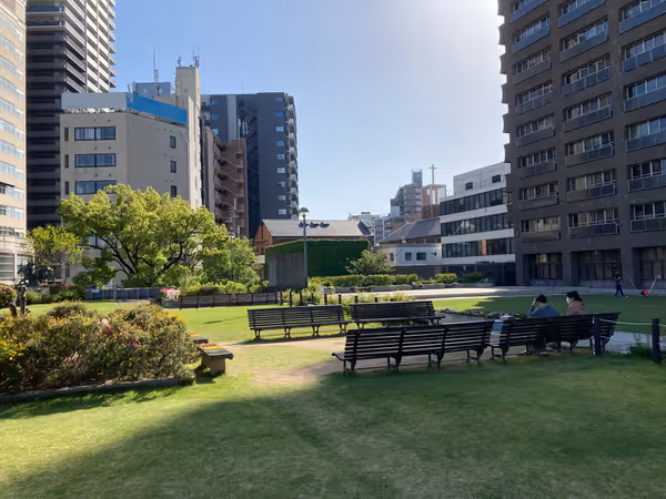Photo of Hyogo Prefectural Government Building Station | Hyogo Prefectural Government Building No. 1 Front Lawn Plaza | Rest Spot 3