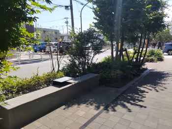 笹塚駅メルクマール広場の休憩場所その3