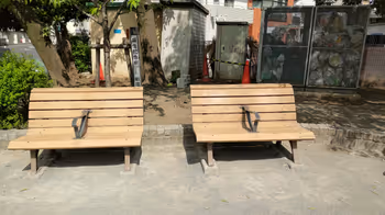 早稻田車站鶴卷南公園的休息場所其3