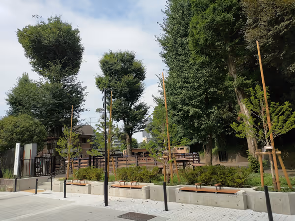 Photo of Sangūbashi Station | Meiji Jingu West Approach Area | Rest Spot 4