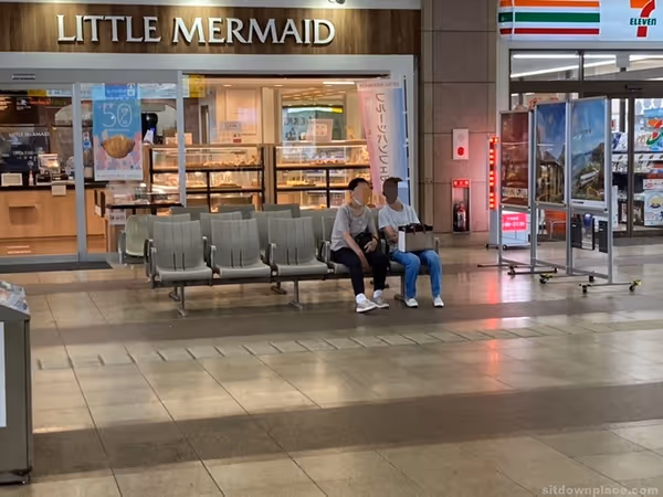 Photo of Sakaide Station | Near the ticket gates | Rest Spot 2