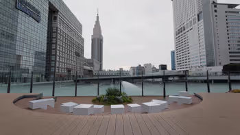 【新宿駅】新南改札正面 Suicaのペンギン広場の休憩場所