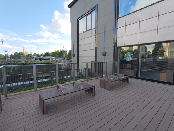 アトレ横 屋上庭園の写真5