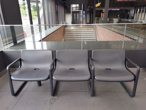 Photo of Hawazawa Yokohama National University Station | Next to the ticket gate | Rest Spot 3