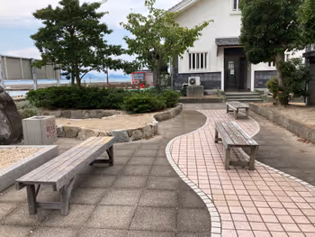 시오쿠 섬 본섬 도마리항 관광안내소 부근 쉼터 사진 2