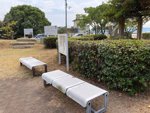 塩飽諸島 本島 泊港付近の広場の写真1
