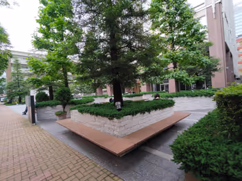 Rest area in front of Gotanda Station Higashi-Gotanda Square No. 3