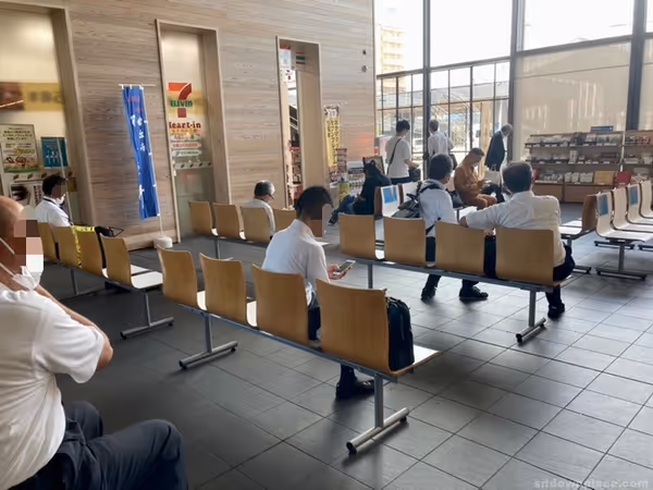 敦賀駅交流施設オルパーク 1階休憩所・ギャラリーの写真2