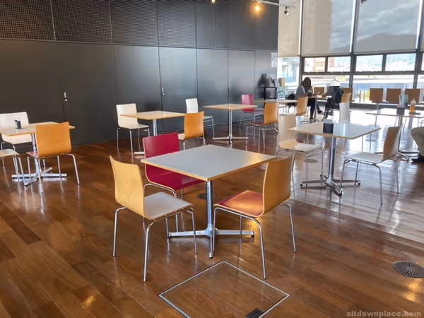 敦賀駅交流施設オルパーク 2階休憩所・多目的室の写真3