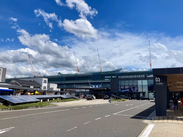 敦賀駅交流施設オルパーク 塩荘(土産店)・あまの(うどん・そば店)前の写真5