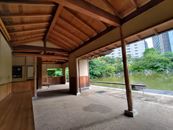 六本木駅毛利家下屋敷跡の休憩場所その3