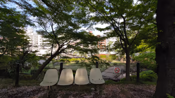 护国寺站关口台公园的休息场所5