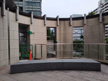 Rest area on the Gotanda Station Art Village deck, part 2