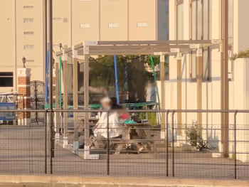 汐入站军港巡游桟桥附近的休息场所2