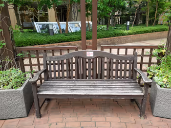 大崎站Oval Court喷泉广场的休息场所3