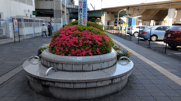 Photo of Musashi-Urawa Station | East Exit Front: Entrance to the Flower and Greenery Walking Path | Rest Spot 2
