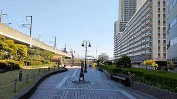 武蔵浦和駅ラムザタワー前 デッキの休憩場所その4