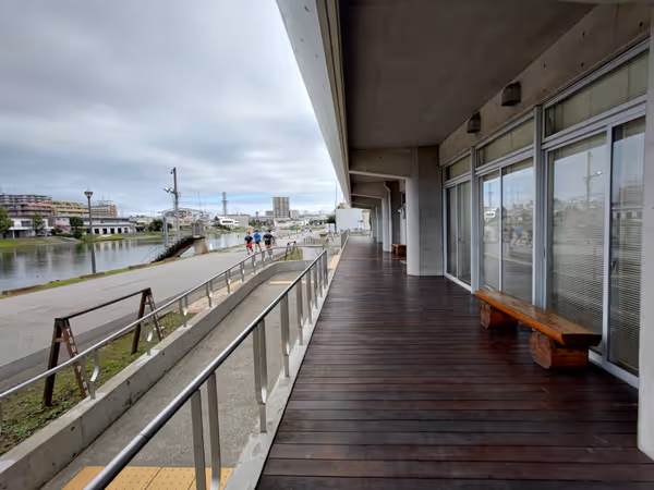 戸田漕艇場 テラスの写真2