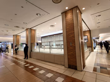 Rest area at the Yaesu Underground Shopping Street East Spot, part 1