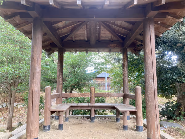 Photo of Nishi-Maizuru Station | Maizuru Park, Shinshūen Garden | Rest Spot 1