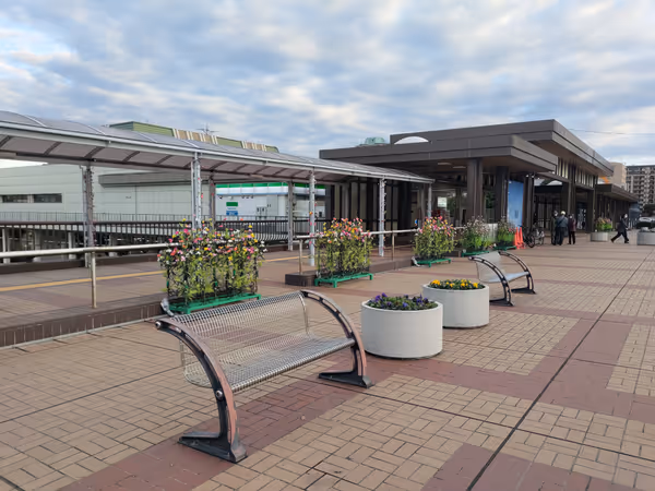 Photo of Chiba New Town Chuo Station | Station | Deck Flower Beds | Rest Spot 2