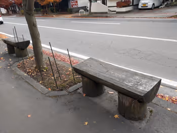 軽井沢駅三笠通り カフェ付近の休憩場所その2