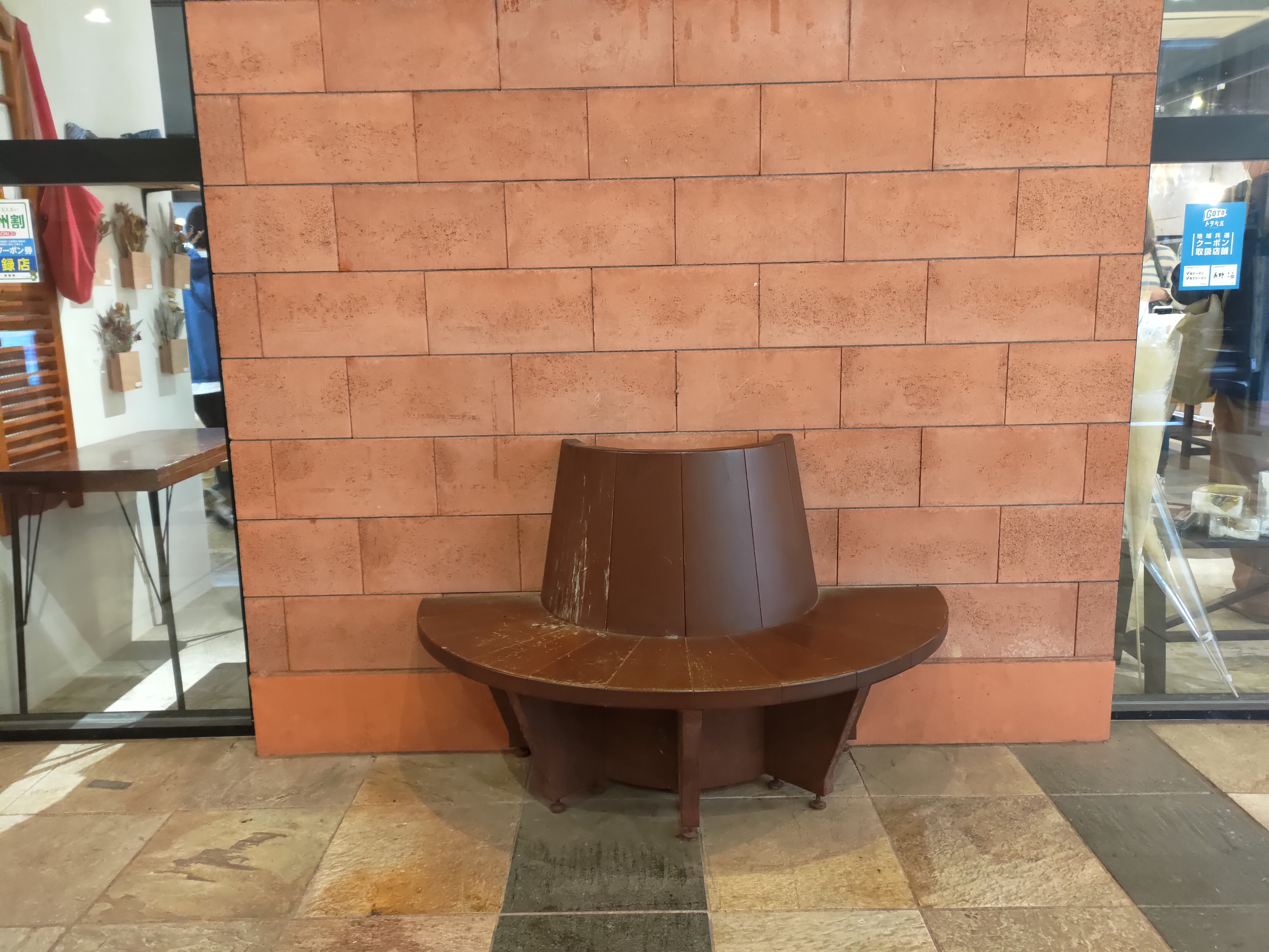 チャーチストリート 水車の道側の写真1