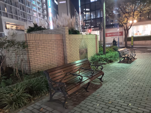 Photo of Kobe Sannomiya Station | In front of Kobe Asahi Building | Rest Spot 1