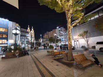 Rest area around the clock tower in front of Kyukyoryuchi-Daimarueki Station, part 3