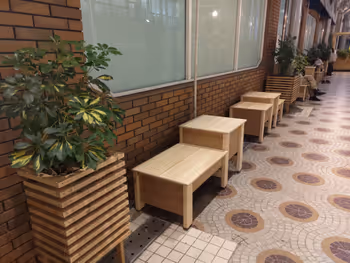 神戸三宮駅三FストリートEASTの休憩場所その3