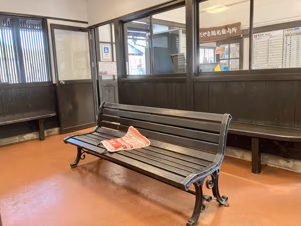 Photo of Takeda Station | Waiting area next to the ticket gate | Rest Spot 2