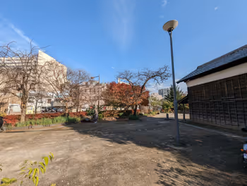 武蔵溝ノ口駅久本薬医門公園の休憩場所その4