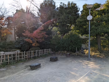 武蔵溝ノ口駅久本薬医門公園の休憩場所その3