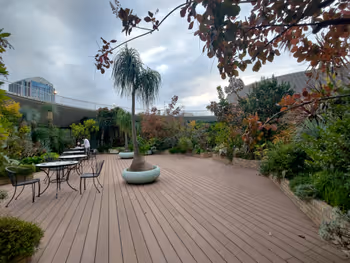 三宫·花钟前站そらガーデン的休息场所2