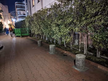 神泉駅渋谷クレストンホテル裏 遊歩道の休憩場所その2