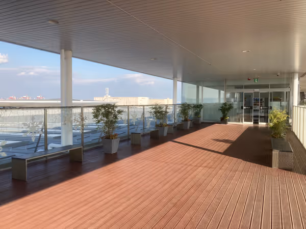 Photo of Kobe Airport Station | Kobe Airport Rooftop Observation Deck | Rest Spot 4