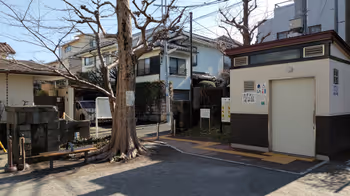 Rest area in the precincts of Suga Shrine, Yotsuya-sanchome Station - Part 4