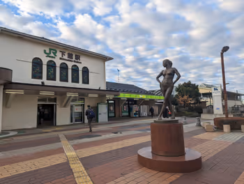 下館車站北口站前廣場的休息場所之一