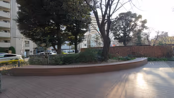 大山站健康长寿医疗中心前的休息场所3