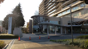 大山站健康长寿医疗中心公园的休息场所之一