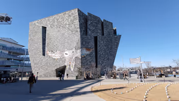 히가시토코로자와역 카도카와 무사시노 뮤지엄 앞의 휴식 장소 그 4