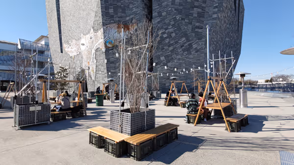 角川武蔵野ミュージアム前の写真2